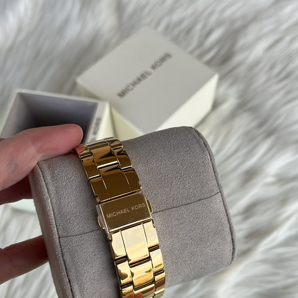 NEW Authentic Michael Kors Gold & Crystal Watch - Picture 8 of 15